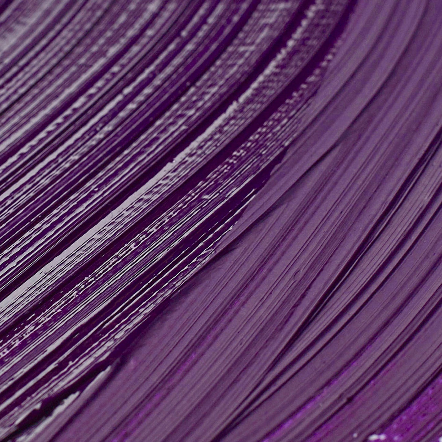 Purple paint swatch demonstrating Winsor & Newton's Water Mixable Gloss Varnish, formulated to protect artwork from grease and dirt, offering a high gloss finish. 