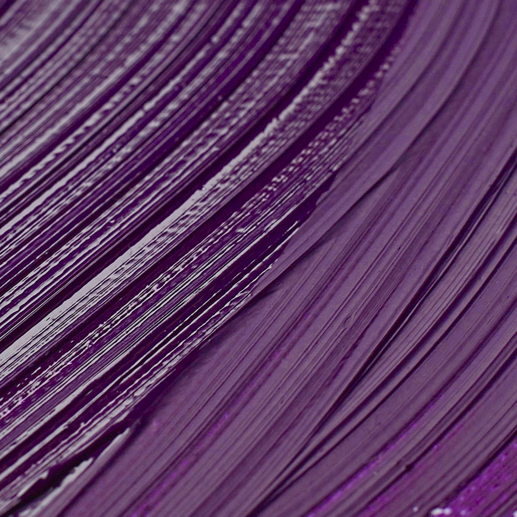 Purple paint swatch demonstrating Winsor & Newton's Water Mixable Gloss Varnish, formulated to protect artwork from grease and dirt, offering a high gloss finish. 